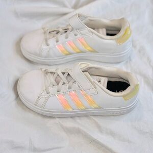 adidas Kids White Sneakers with Iridescent Pink-Gold Stripes size 13.5 youth